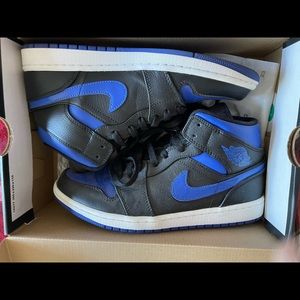 Air Jordan 1 Mid SE